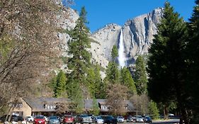 Yosemite Valley Lodge 2*